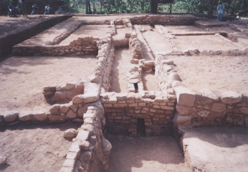Linh Son Nam site excavation in 1999 at Ba The mountain