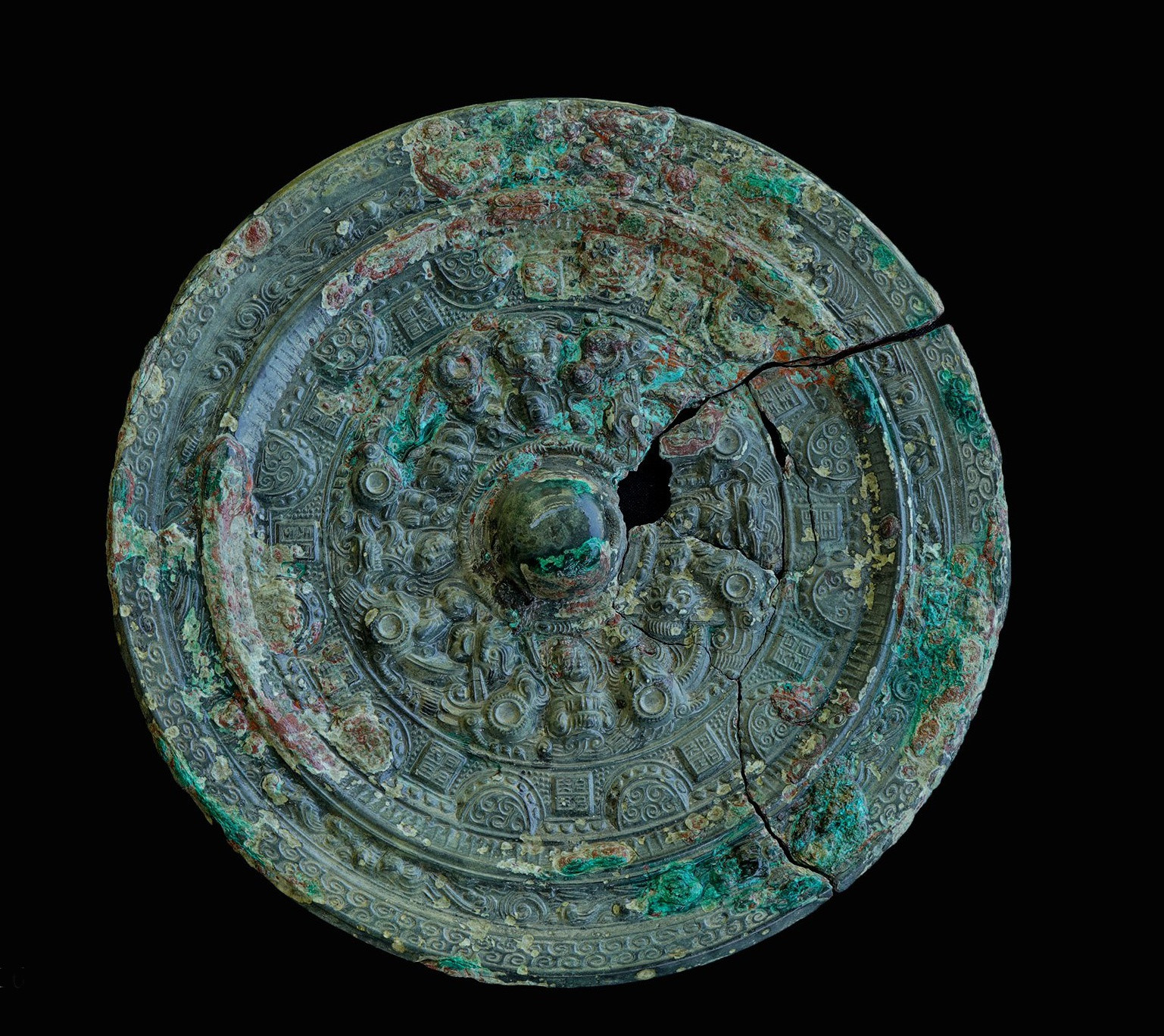 Han Dynasty bronze mirror from Óc Eo